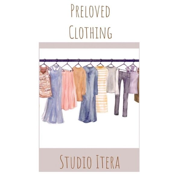 PRELOVED Clothing - Picture 1 of 1